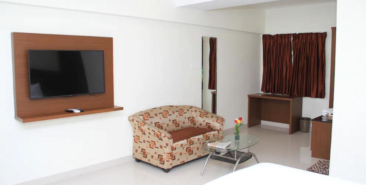 A And M Rooms And Residences Chennai Ngoại thất bức ảnh